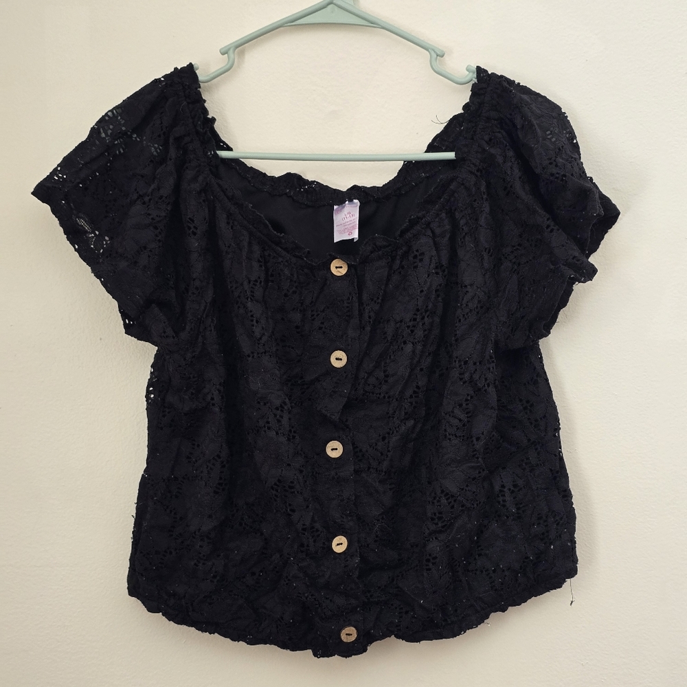No Boundaries Women's Large Black Lace Top
